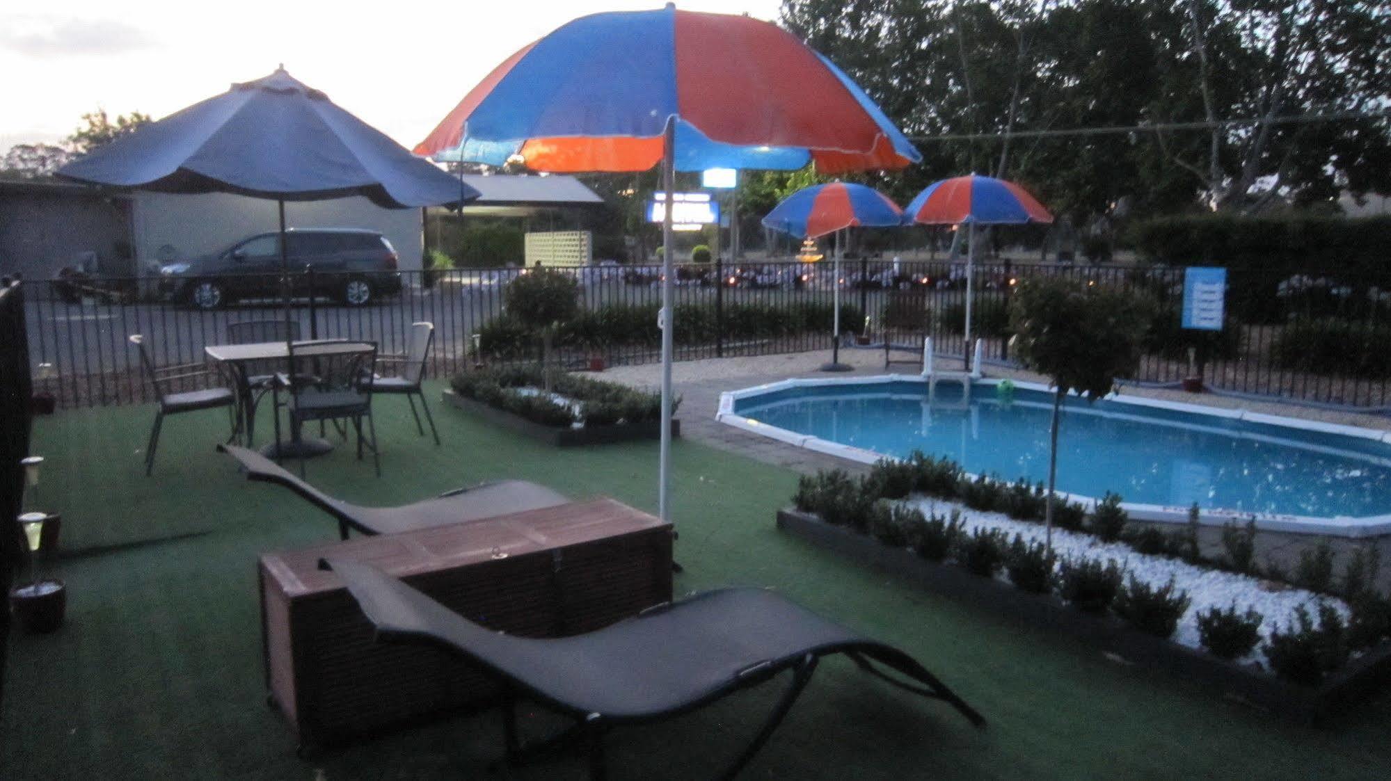 Castle Creek Motor Inn Euroa Exterior foto